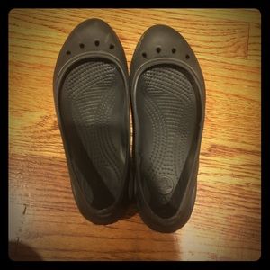 Crocs “Kaydee” flats